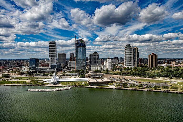 Photo of downtown Milwaukee skyline.